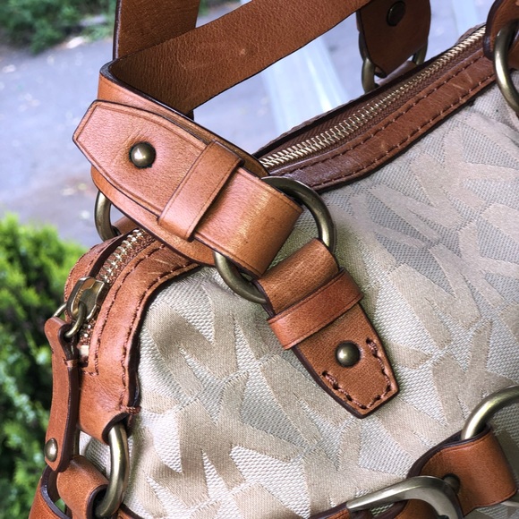 Michael Kors vintage small leather signature purse - Picture 8 of 11